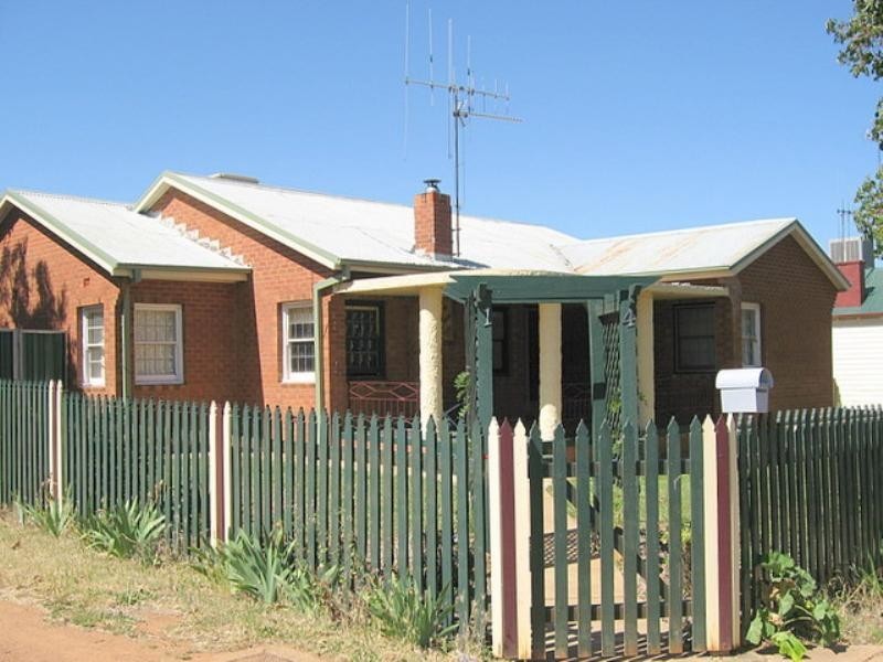 14 Rose Street, Parkes NSW 2870