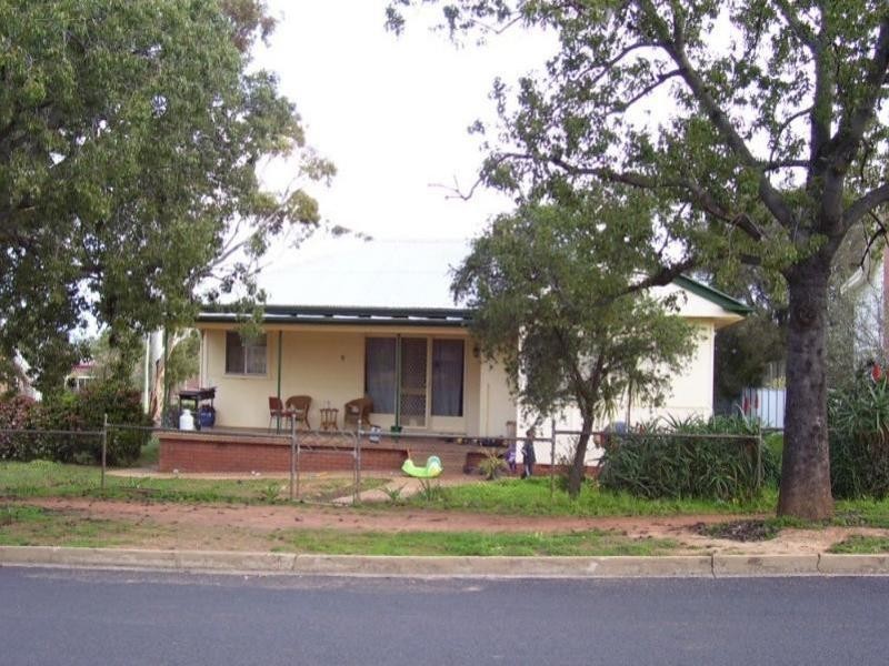 9 Reid Street, Parkes NSW 2870