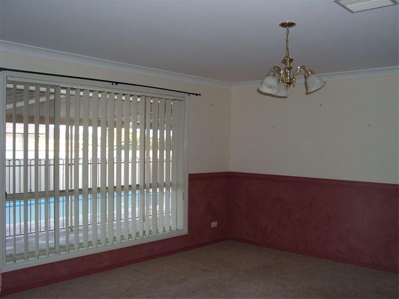 8 Noonan Street, Parkes NSW 2870