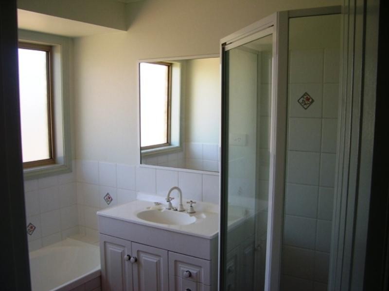 2 Noonan Street, Parkes NSW 2870