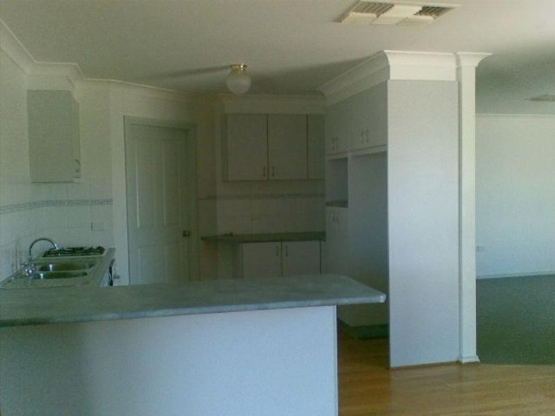 2 Noonan Street, Parkes NSW 2870