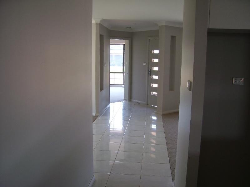 5 Mossgiel Place, Parkes NSW 2870