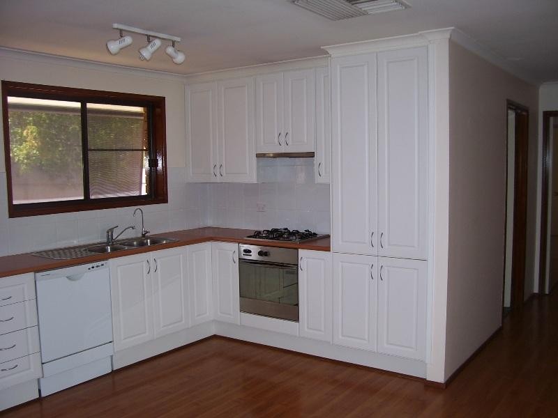 8 Werona Place, Parkes NSW 2870