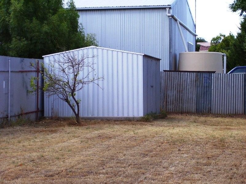 8 Werona Place, Parkes NSW 2870