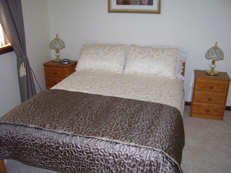 9 Willbe Street, Eugowra NSW 2806