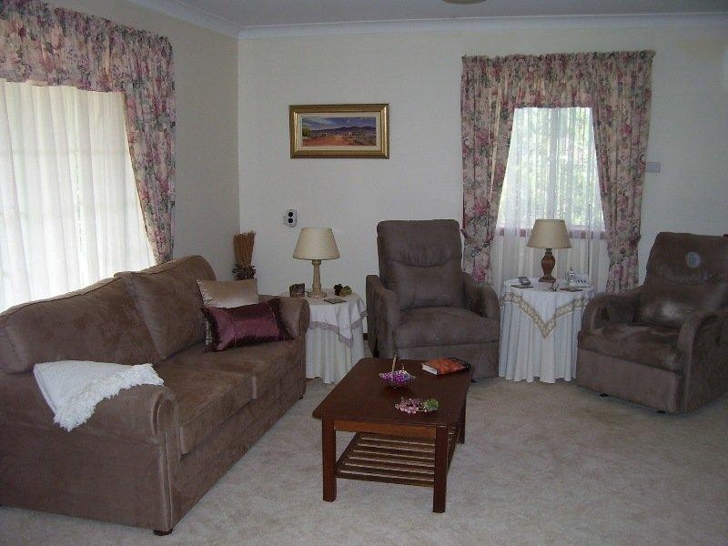 9 Willbe Street, Eugowra NSW 2806