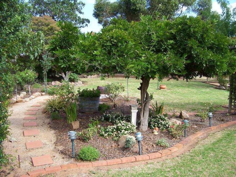 9 Willbe Street, Eugowra NSW 2806