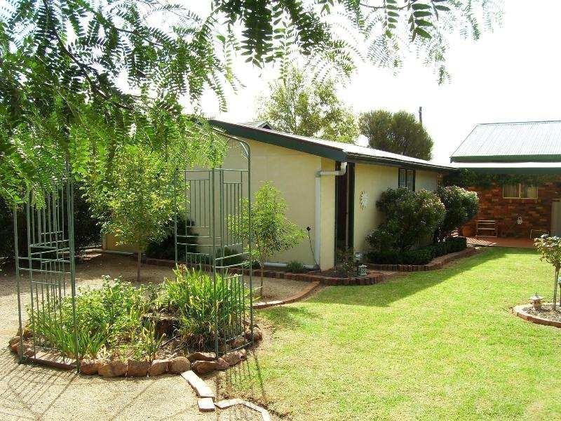 9 Willbe Street, Eugowra NSW 2806