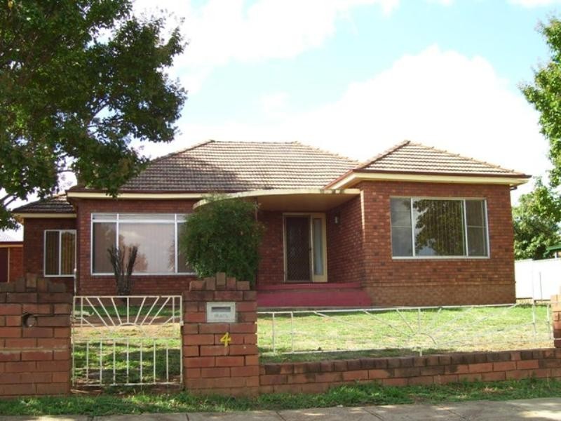 24 Want Street, Parkes NSW 2870