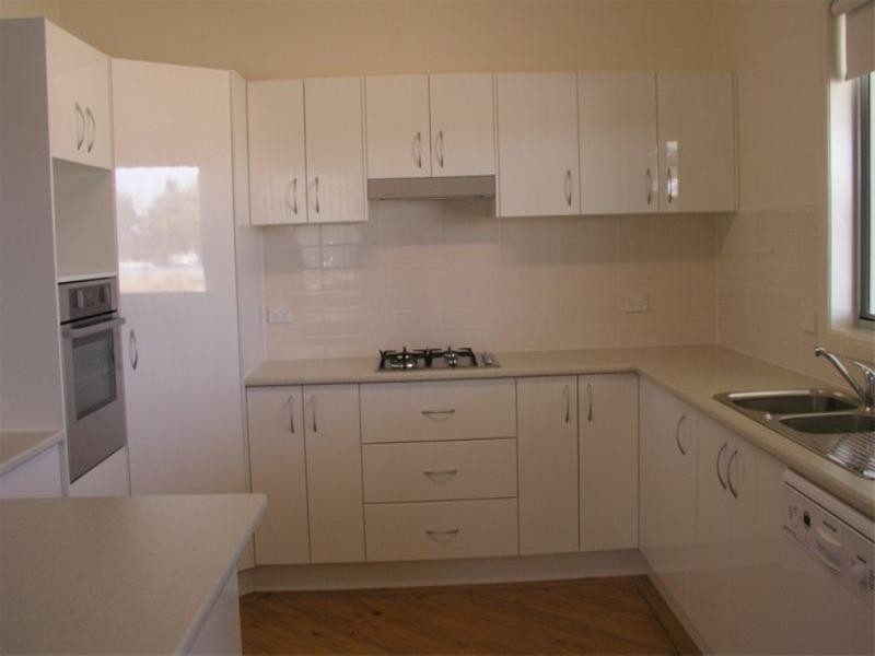 9 Koala Street, Parkes NSW 2870