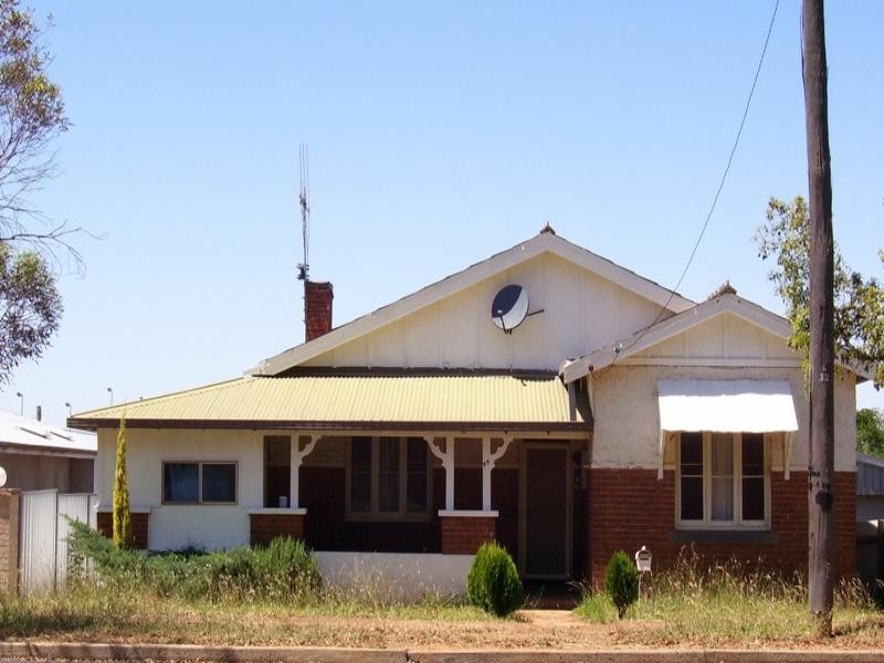 49 Victora Street, Parkes NSW 2870