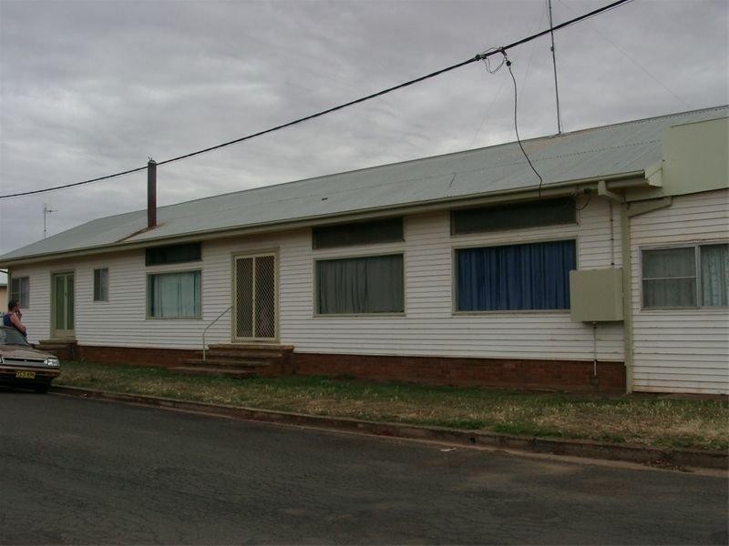 1 Oxley Street, Parkes NSW 2870