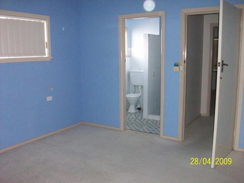 16 Mengarvie Road, Parkes NSW 2870