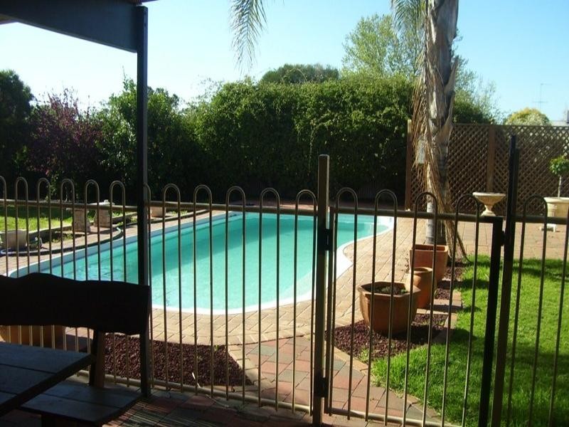 14 Lawson Street, Parkes NSW 2870