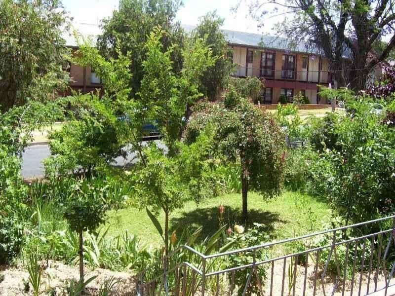 1 Hedgerow Avenue, Parkes NSW 2870