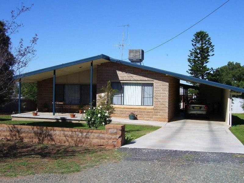 129 Victoria Street, Parkes NSW 2870