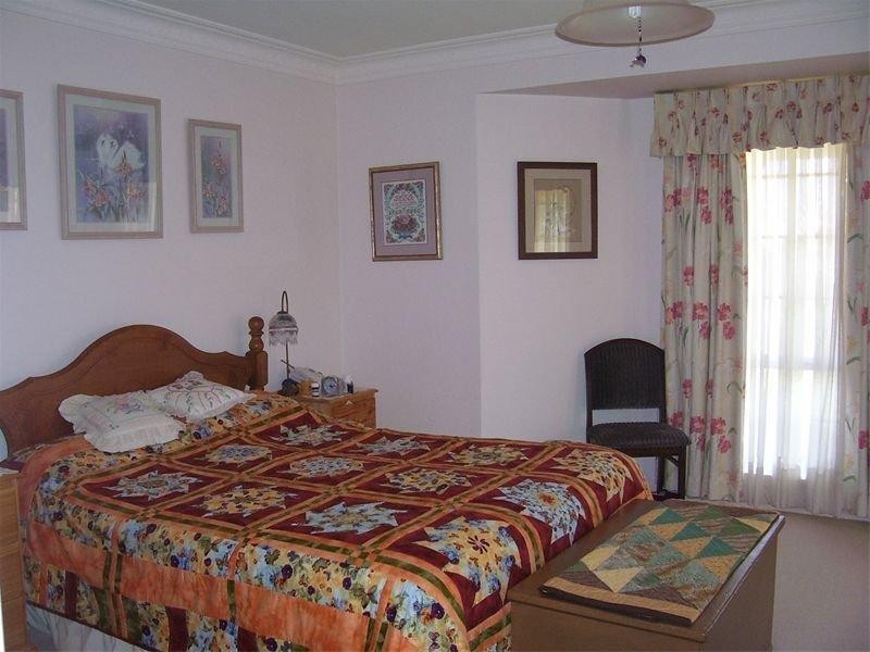 2 Arana Place, Parkes NSW 2870