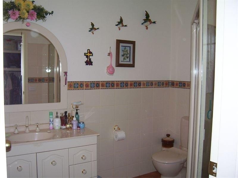 2 Arana Place, Parkes NSW 2870