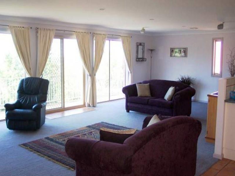 12 Highland Avenue, Parkes NSW 2870