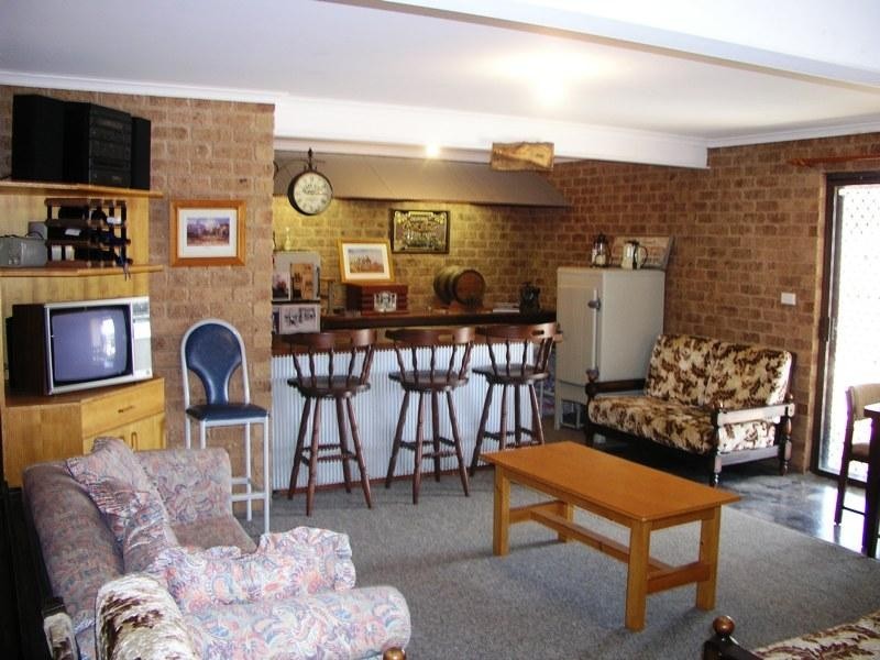 26 Panorama Crescent, Parkes NSW 2870