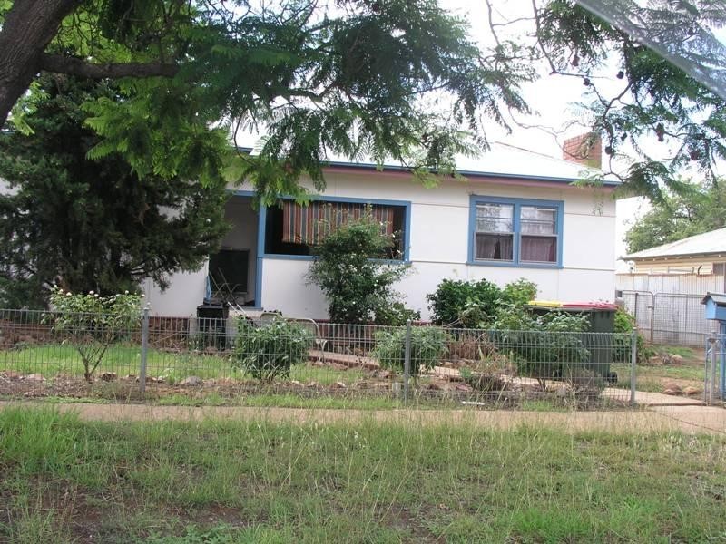 48 Close Street, Parkes NSW 2870