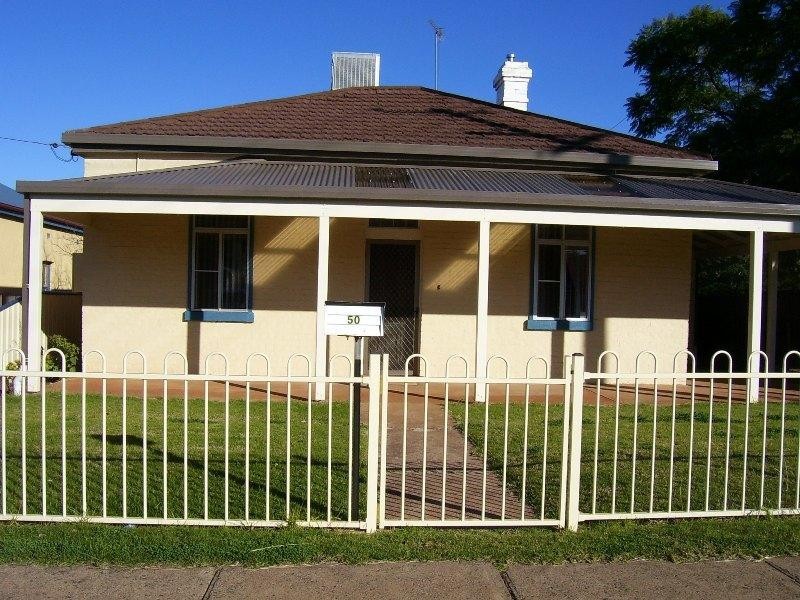 50 Hill Street, Parkes NSW 2870