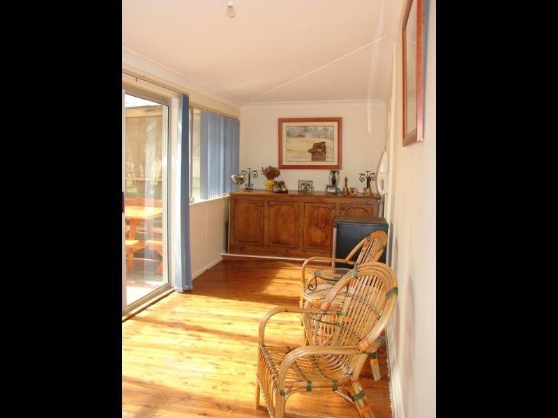 Innisfail Newell Highway, Parkes NSW 2870