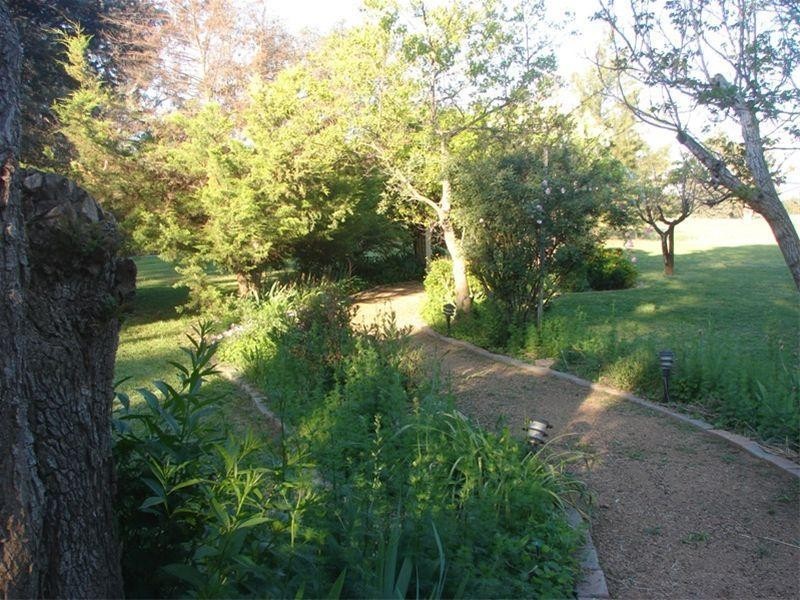 Innisfail Newell Highway, Parkes NSW 2870