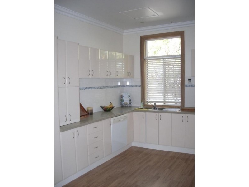 130 Currajong Street, Parkes NSW 2870