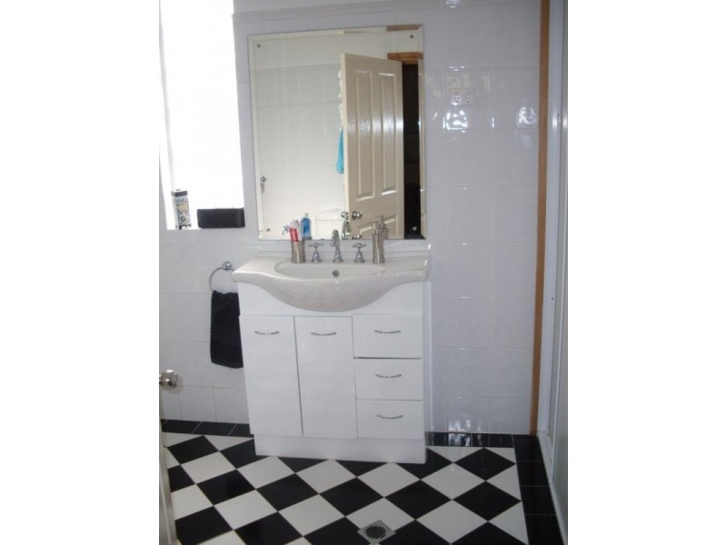 130 Currajong Street, Parkes NSW 2870