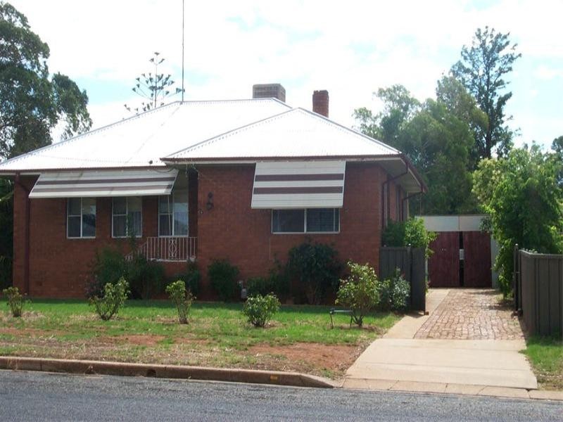 61 High Street, Parkes NSW 2870