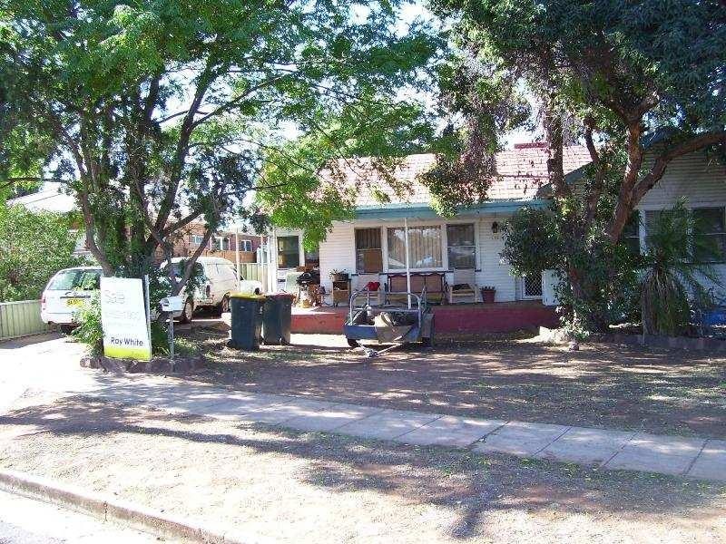 385 Clarinda Street, Parkes NSW 2870