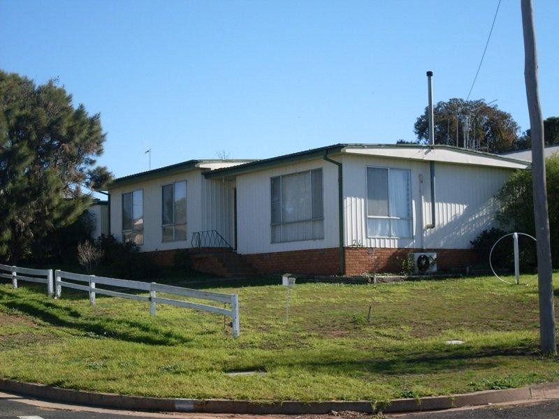 26 Jones Street, Parkes NSW 2870