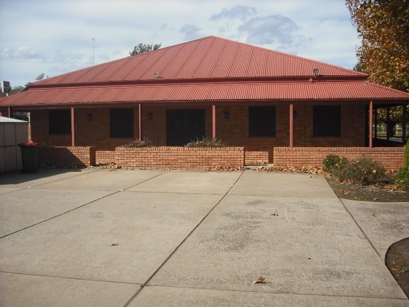 30 Welcome Street, Parkes NSW 2870