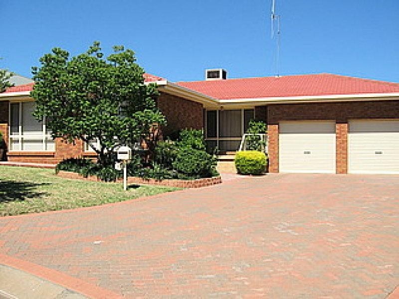10 Highland Avenue, Parkes NSW 2870