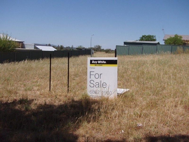 35 Medlyn Street, Parkes NSW 2870