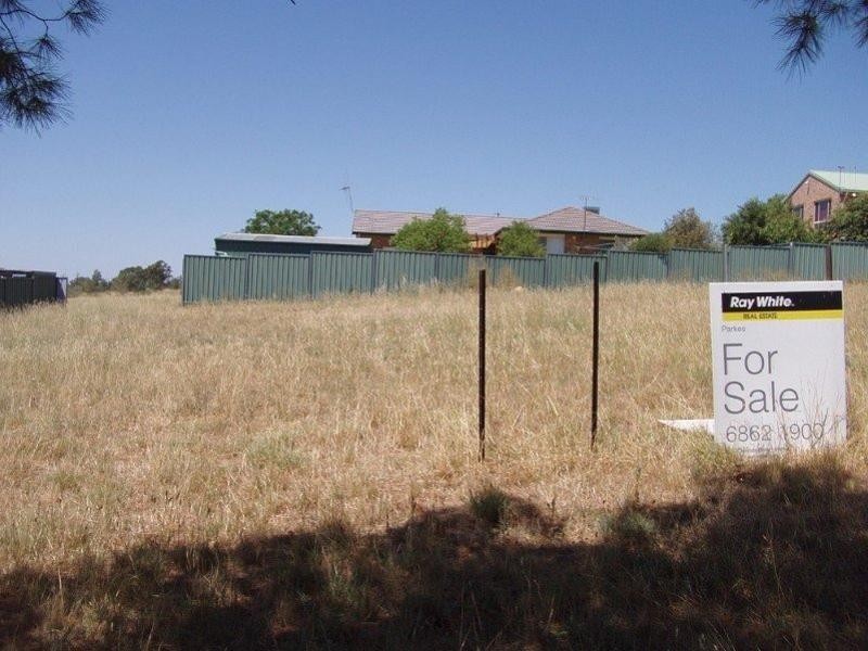 35 Medlyn Street, Parkes NSW 2870