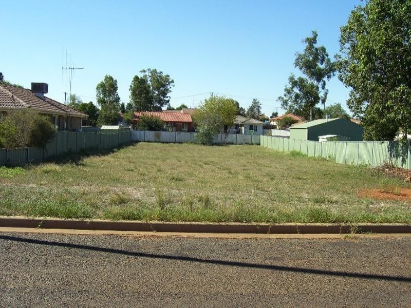52 Best Street, Parkes NSW 2870