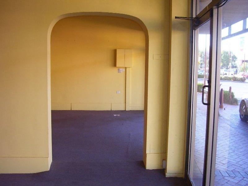 8 Dalton Street, Parkes NSW 2870