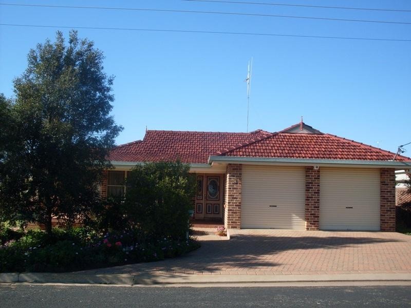 3 Flinders Street, Parkes NSW 2870