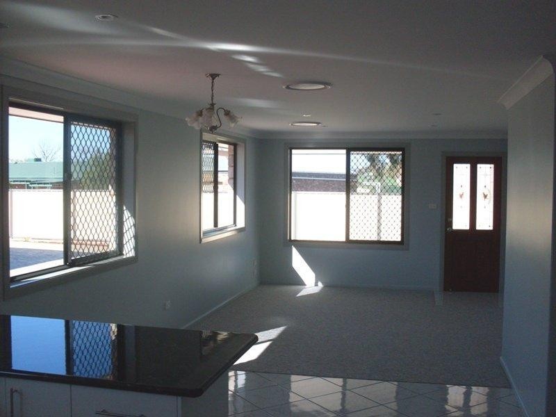 4/55 Bushman Street, Parkes NSW 2870