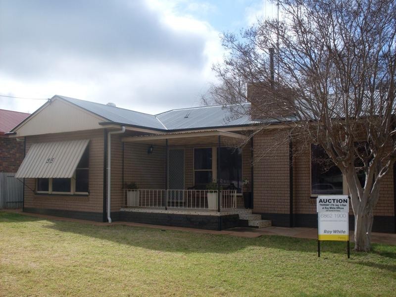 35 Thornbury Street, Parkes NSW 2870