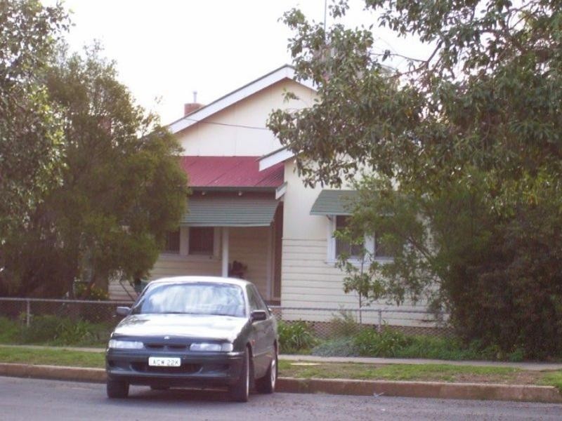 6 Welcome Street, Parkes NSW 2870