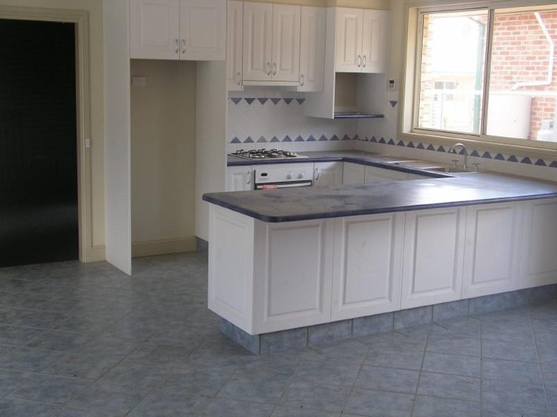 2/44 Brolgan Road, Parkes NSW 2870