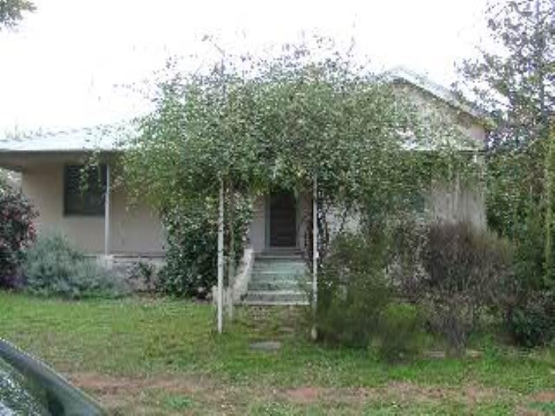8 Thurlstone Street, Parkes NSW 2870