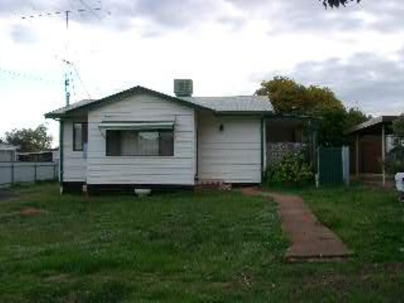 30 Thornbury Street, Parkes NSW 2870