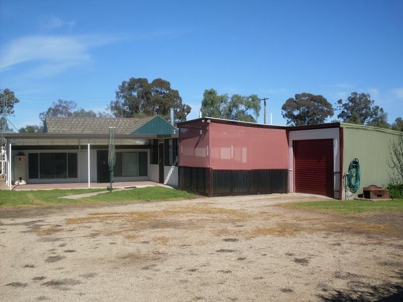 9 Cowra Street, Gooloogong NSW 2805