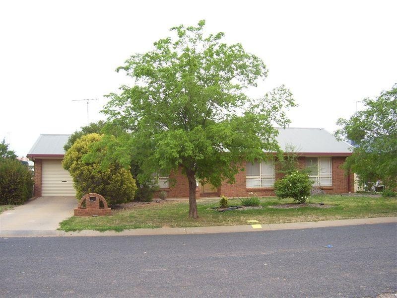 155 Condobolin Road, Parkes NSW 2870