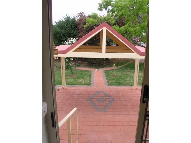 11 Thurlstone Street, Parkes NSW 2870