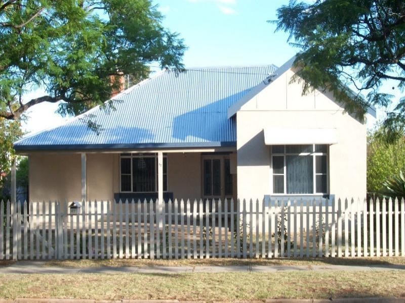 17 Elizabeth Street, Parkes NSW 2870